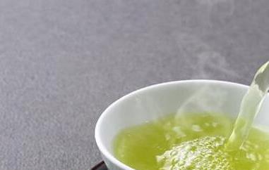橘皮绿茶的功效与作用（橘皮和绿茶泡水喝的功效）