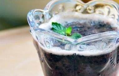 蓝莓饮的功效与作用 蓝莓植物饮品有什么作用