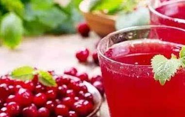 蔓越莓果汁的功效与作用及危害 蔓越莓果汁的功效与作用及危害健康