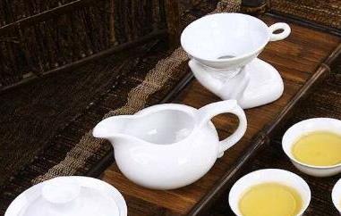 白瓷茶具适合什么茶 白瓷茶具适合什么茶盘