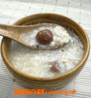 红枣桂圆苡米粥的做法（桂圆红枣薏米粥的做法）