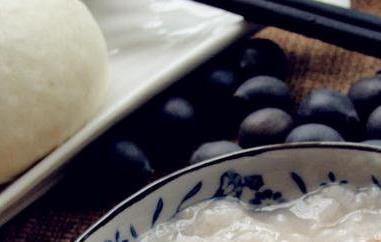 桂圆莲子粥的材料和做法步骤（桂圆莲子糯米粥的做法）
