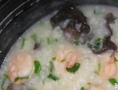 鲜虾木耳芹菜粥的材料和做法步骤（木耳虾仁芹菜的做法）