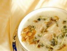 海参黄米草菇粥的材料和做法步骤（海参小米粥需要什么材料食材怎么做）