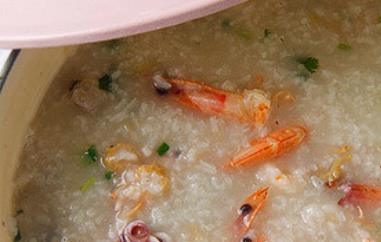 鱿鱼虾米粥的做法 鱿鱼虾米粥的做法视频