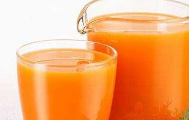 红萝卜汁的功效与作用有哪些（红颜色萝卜汁的功效与作用）