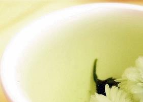 菊花茶的功效有哪些 菊花茶有哪些作用和功效
