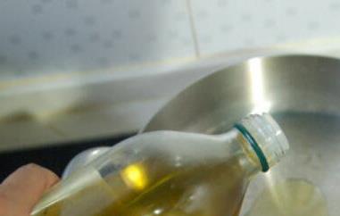 炒菜时橄榄油怎么使用 炒菜用的橄榄油