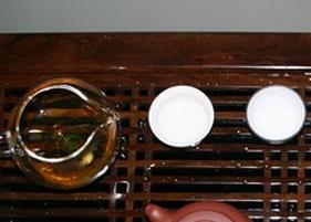 如何选择功夫茶的茶具 如何选择功夫茶的茶具呢