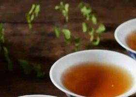 红茶的功效与作用（红茶的功效与作用适合什么季节喝）