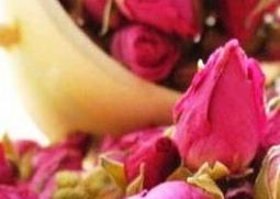 干玫瑰花的功效与作用 黑枸杞和黑桑葚干玫瑰花的功效与作用