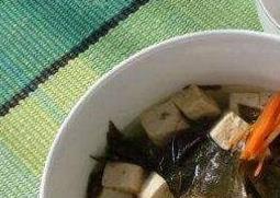 海带骨头豆腐汤的功效与作用 海带鱼骨豆腐汤的功效