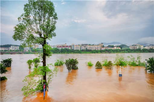 新乡2小时降雨量超过郑州