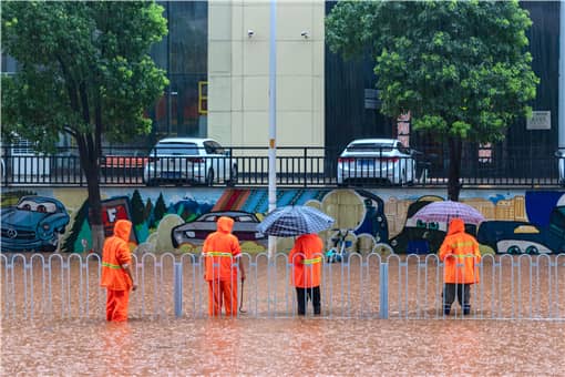 新乡2小时降雨量超过郑州