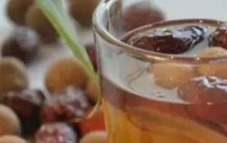 红枣枸杞子泡酒的功效 红枣枸杞子泡酒的功效与禁忌