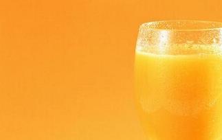 橘子汁有什么功效 橘子汁有什么功效和禁忌