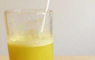 芹菜苹果汁的材料和做法（苹果芹菜汁做法及功效与作用）