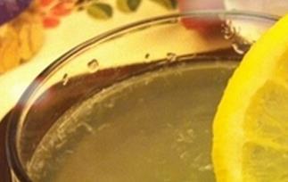 喝蜂蜜柠檬泡水的功效和好处 蜂蜜柠檬泡水喝有什么功效和作用