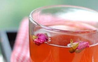 乌梅和玫瑰花泡水喝的功效 乌梅和玫瑰花泡水喝的功效与禁忌