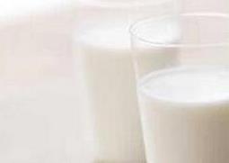 过期变质牛奶的用处（过期变质牛奶的用处是什么）