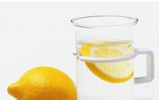 喝柠檬水的好处 喝柠檬水的好处能减肥吗
