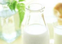 过期牛奶的用途有哪些 过期牛奶什么用途