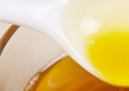 菜籽油的功效与作用 菜籽油的功效与作用及禁忌