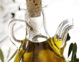 橄榄油的特殊功效与作用（橄榄油的特殊功效与作用是什么）