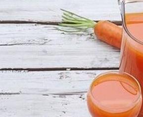 红萝卜汁的功效与作用 每天喝红萝卜汁的功效与作用