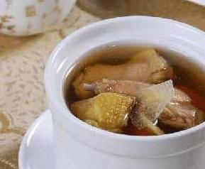鸽子汤的功效与做法步骤教程 鸽子汤的做法与功效窍门