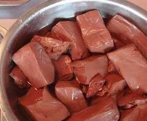 猪血不能和什么一起吃 猪血不能和什么一起吃/同吃 香哈