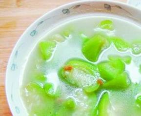 丝瓜汤怎么做好吃 瘦肉丝瓜汤怎么做好吃