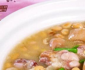 猪蹄黄豆花生汤的材料和做法步骤 黄豆花生猪脚汤的做法