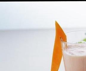 木瓜牛奶的做法步骤教程（木瓜牛奶和做法）