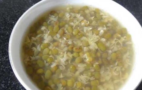 绿豆汤为什么是红色的 绿豆汤为什么是红色的能喝吗