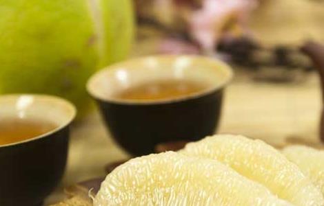 柚子茶常见的两种做法 柚子茶的吃法和做法