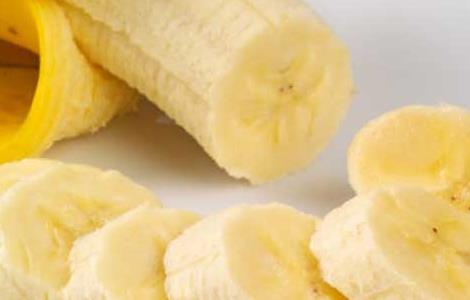 自制香蕉牛奶的做法