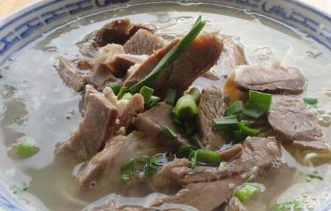 羊肉汤的家常做法 羊肉汤的家常做法及配料