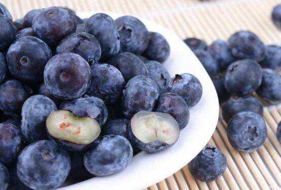 蓝莓蒸熟吃功效与作用
