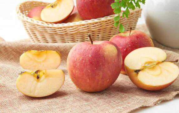 吃苹果的好处和坏处 吃苹果有什么好处 每天吃苹果的最佳时间