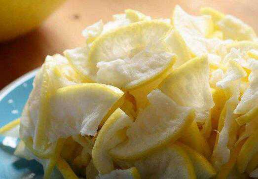 糖腌柚子皮的功效与作用 糖腌柚子皮的功效与作用及禁忌