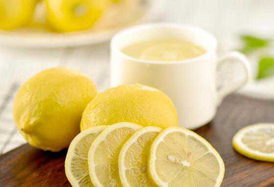 柠檬皮泡水的功效与作用及禁忌有哪些