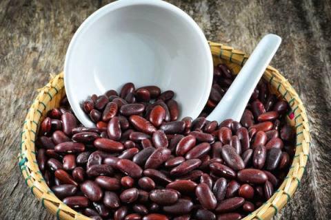赤小豆芡实红薏米茶的功效与作用（赤小豆芡实红薏米茶的功效与作用及禁忌）