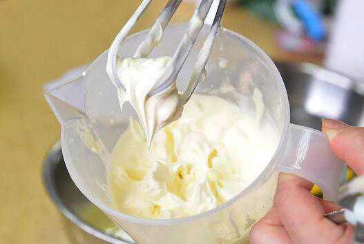 淡奶油怎么做，用纯牛奶自制淡奶油方法教程