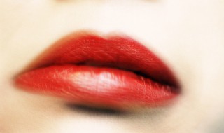 唇釉和口红的区别是什么 唇釉和口红的区别是什么啊