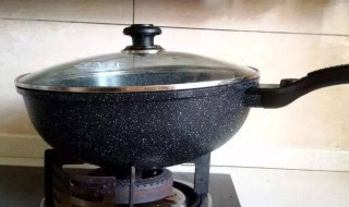 不粘锅和不锈钢锅的区别是什么 不粘锅是不是不锈钢的