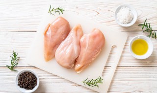 水煮鸡胸肉一般煮几分钟 水煮鸡胸肉要煮多长时间