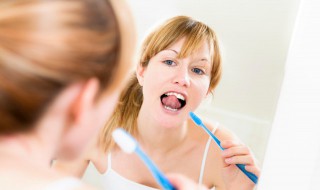 小苏打牙膏长期用安全吗 用小苏打牙膏有危害吗