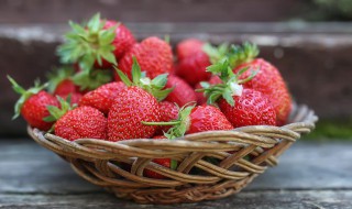 减肥晚上吃草莓会长胖吗 减肥晚上吃草莓会不会发胖