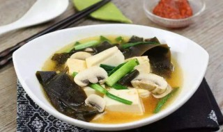 海带豆腐香菇能在一起炖吗 排骨海带豆腐能和香菇一起炖吗